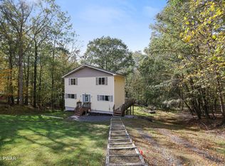 137 Brownstone Dr, Milford, PA 18337