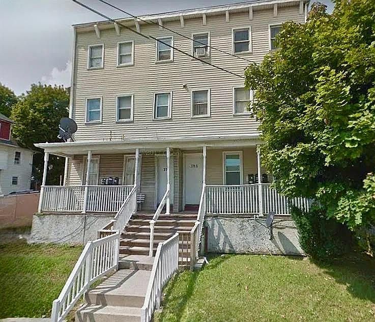 1st image of 378 North St #3