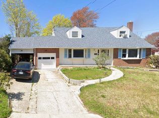 39 Grover Ln, East Northport, NY 11731