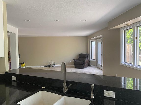 3rd image of 4104 Stonegate Dr