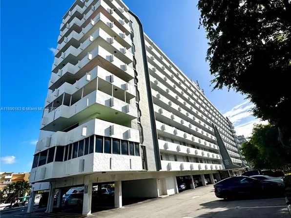 3545 NE 166th St APT 805, North Miami Beach, FL 33160