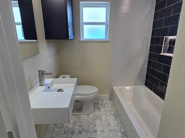 3733 Seabrook St — Photo 5