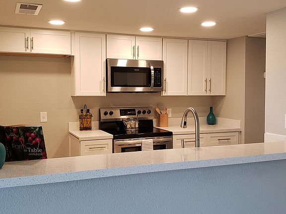 5th image of 9256 W Morrow Dr