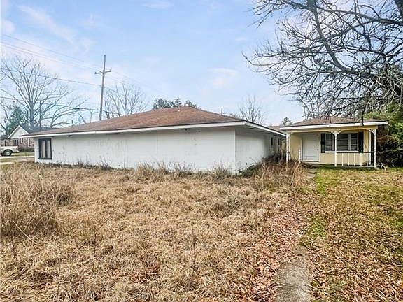 2nd image of 802 Avenue J