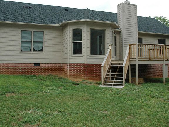 4th image of 8112 Meadowood Ln #2