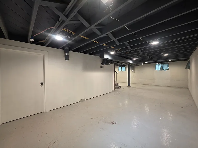 166 Draper St NE — Photo 37