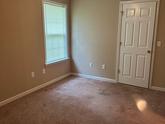 3rd image of 109 Chance Ln