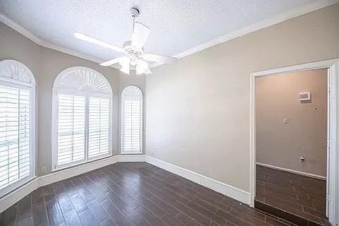 2nd image of 4821 Richmond Dr