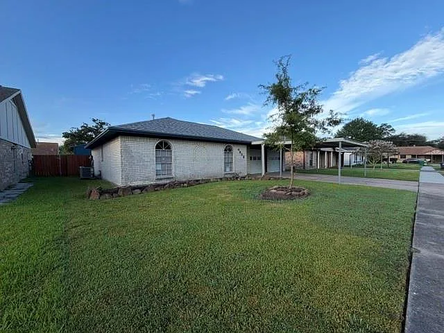 3 bed, 2.0 bath, 1234 sqft, $2,000 — Photo 3