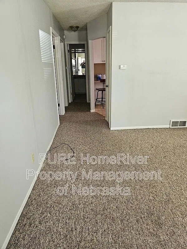 2 bed, 1.0 bath, 750 sqft, $975 — Photo 3