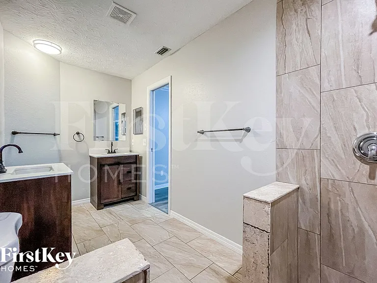 7631 Tall Tree Ct — Photo 12