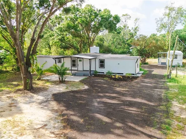 8026 S Meadowview Cir, Tampa, FL 33625