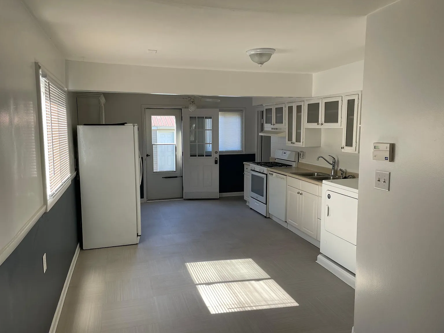1644 E Pearl Ave photo 1