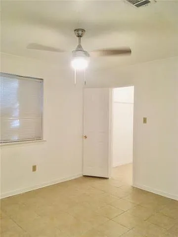 604 Rue St #D — Photo 9