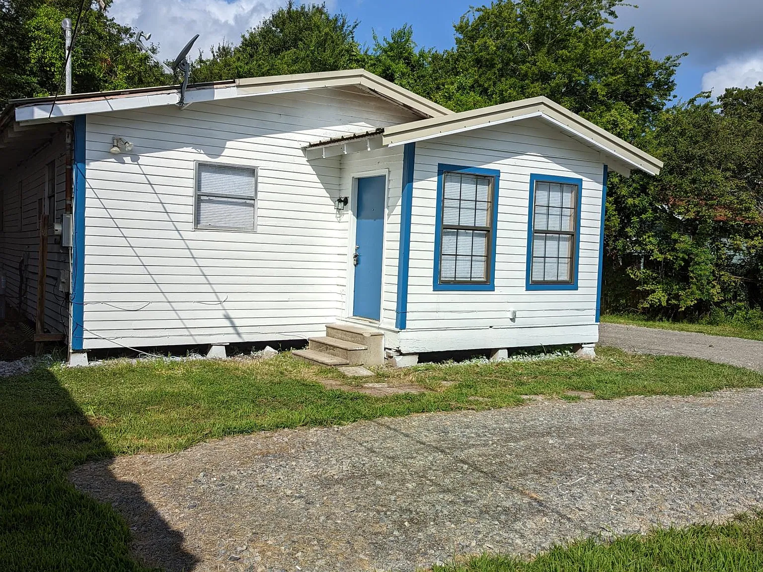 711 Jane St — Photo 1