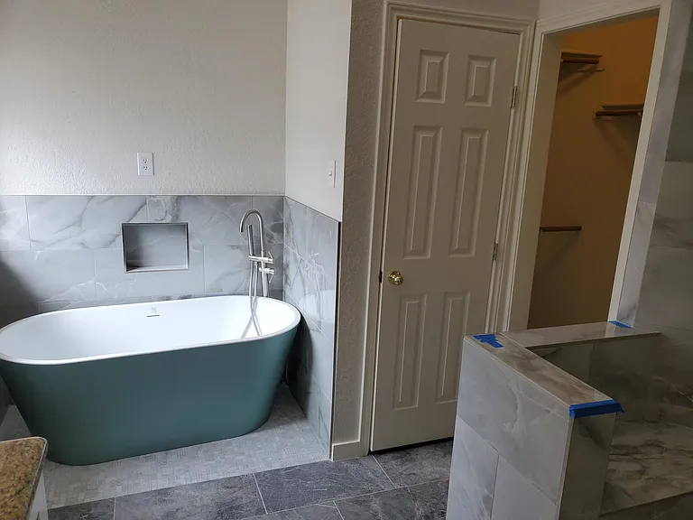 Master Bath Tub