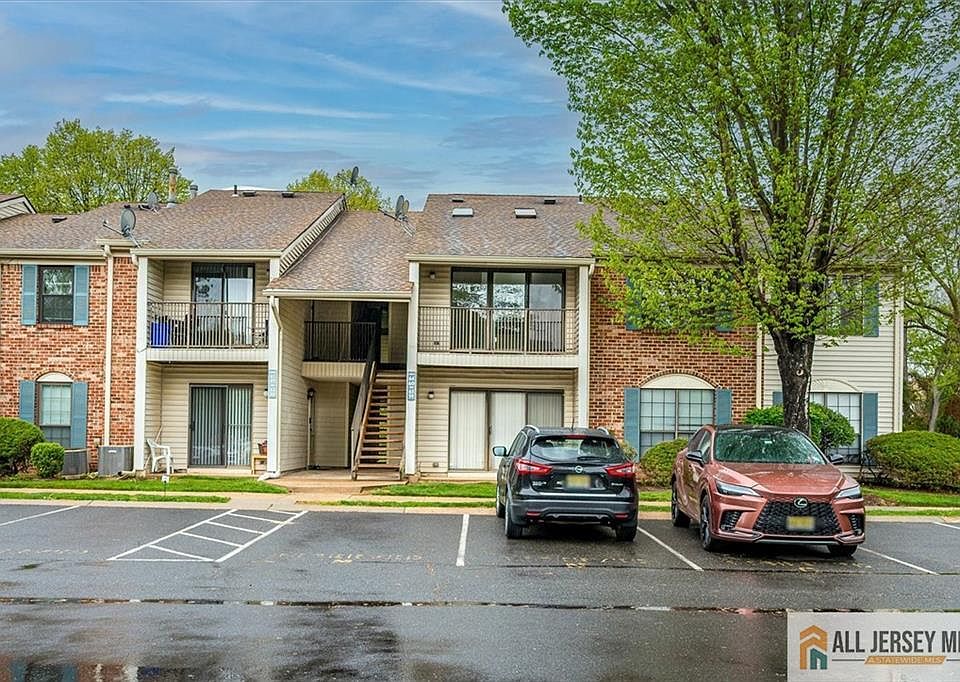 1st image of 64 Taylor Dr #3212