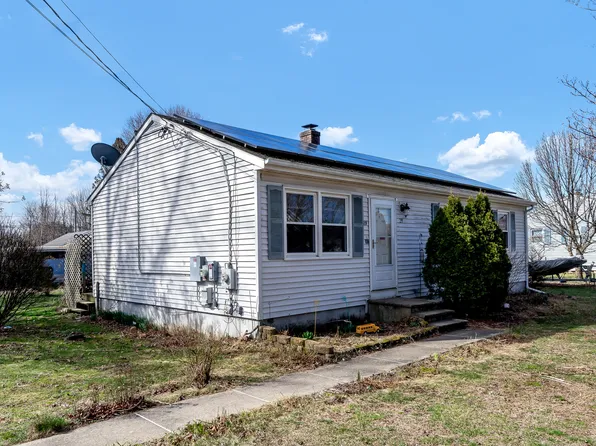 29 Bennett Street, Plainfield, CT 06374