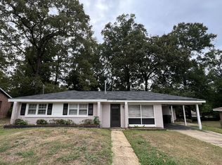 2739 Green Oaks Dr, Montgomery, AL 36107