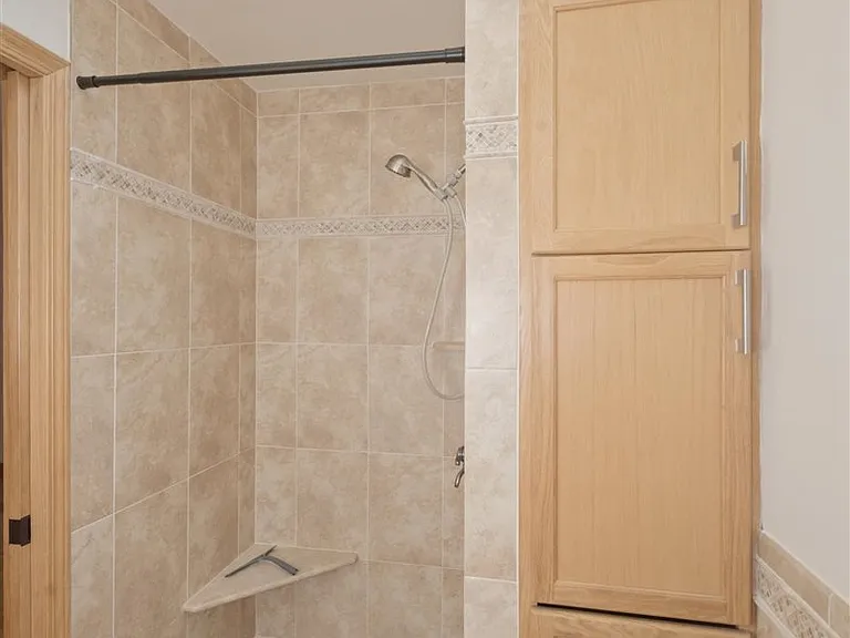1671 Grosvenor Cir #C — Photo 13
