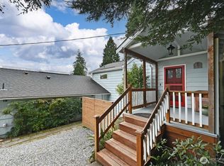 12019 B 25th Avenue NE, Seattle, WA 98125