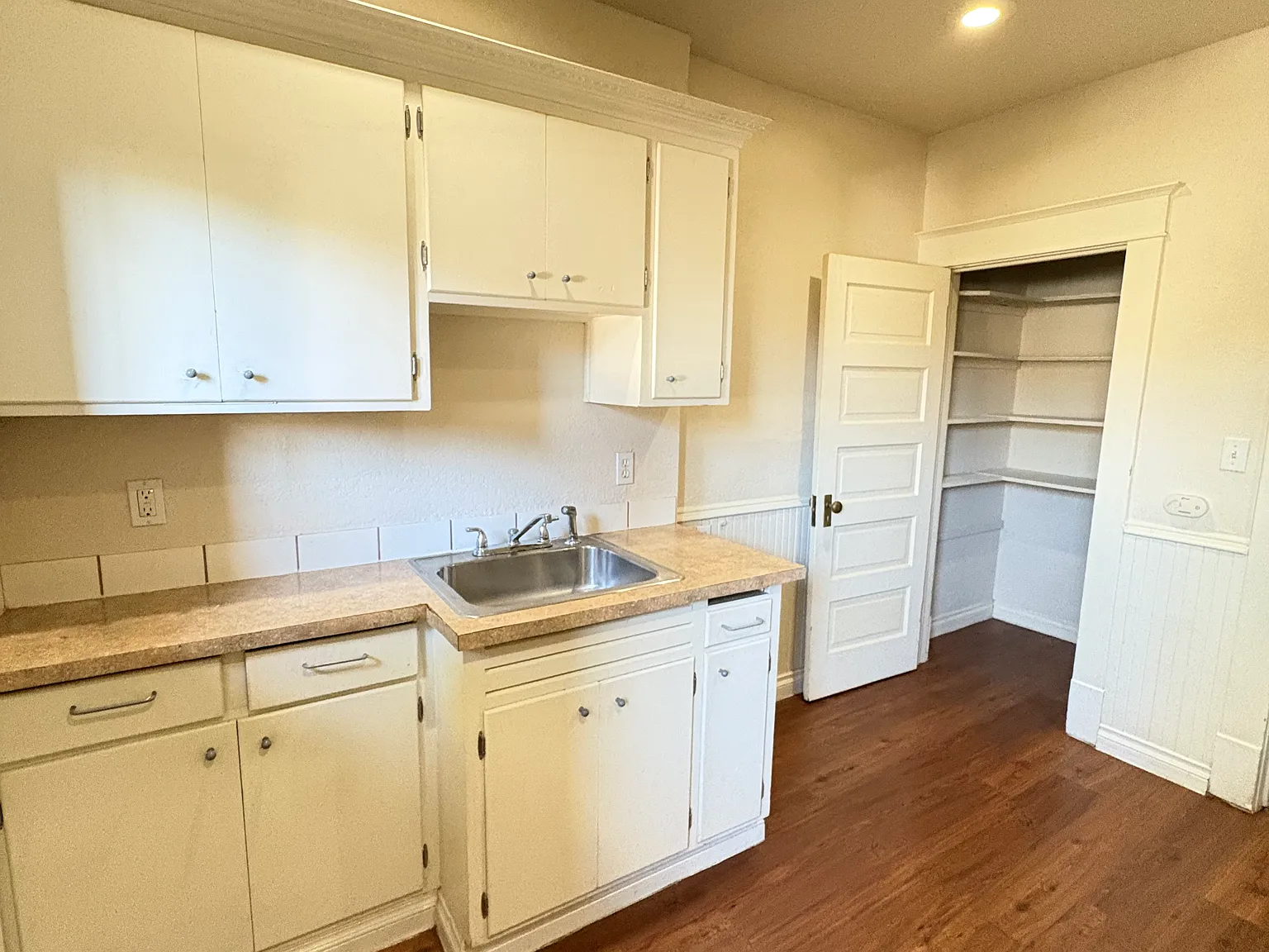 1 bed, 700 sqft, $925 — Photo 3