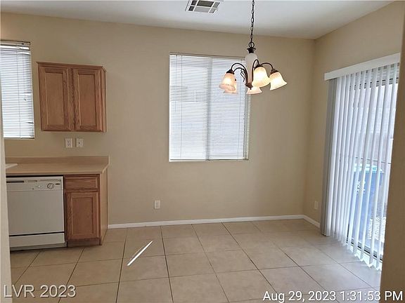 5th image of 1297 Oak Village Ave