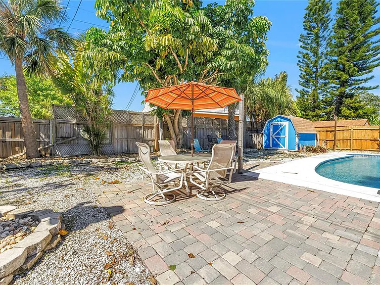 6892 Gulf Winds Dr #2 — Photo 40