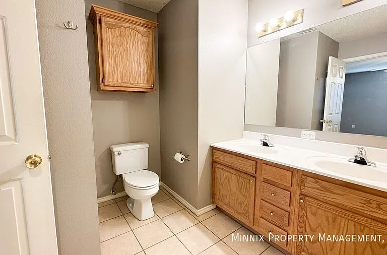 10604 Boston Ave — Photo 12