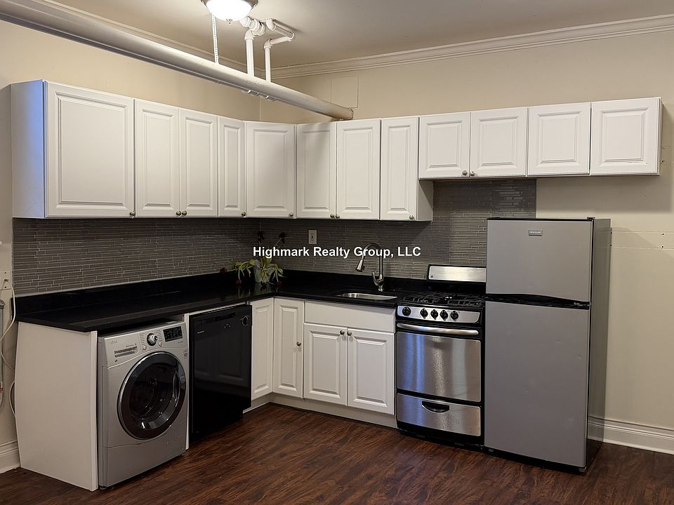 1st image of 2129 N Dayton St #3OG