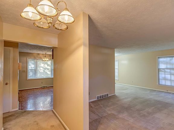 4th image of 3455 Winthrop Dr