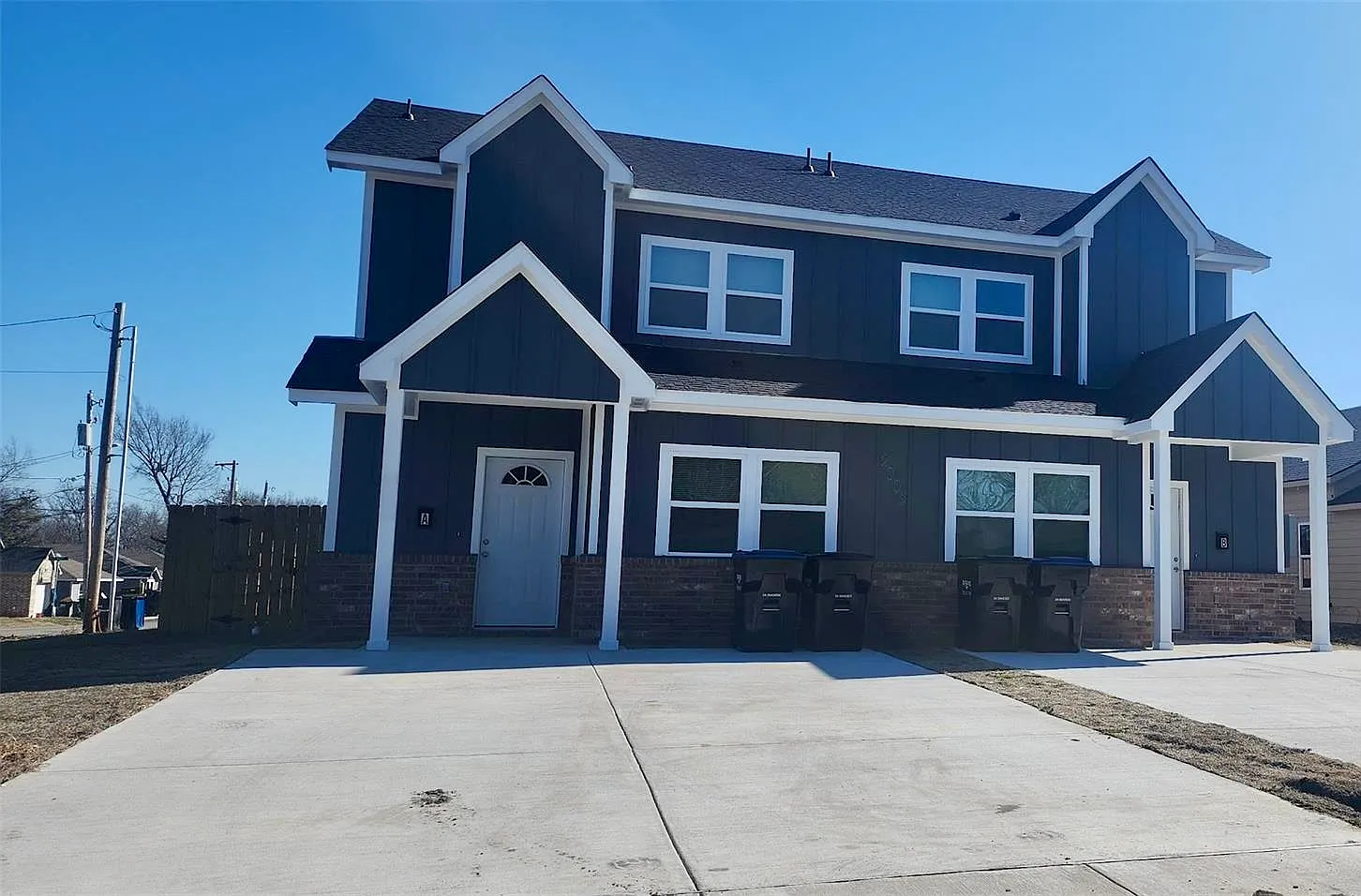 3 bed, 1305 sqft, $1,525 — Photo 1
