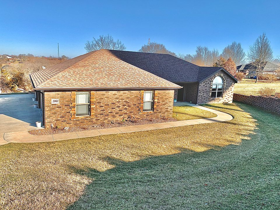1st image of 1961 Vieth Dr
