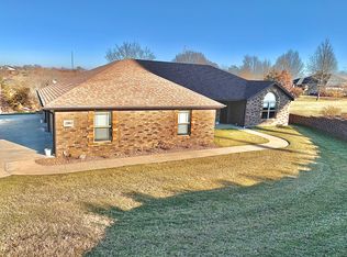 1961 Vieth Dr, Jefferson City, MO 65109