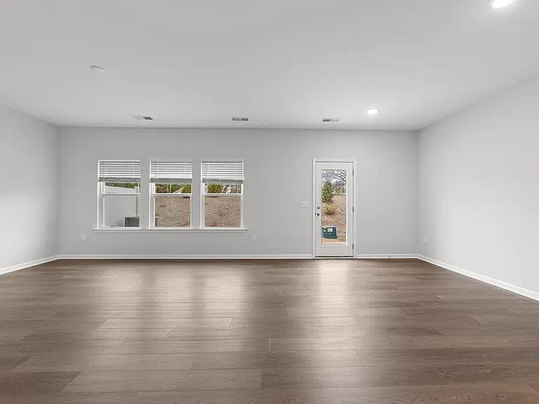 2108 Regal Dr — Photo 7