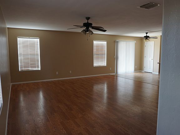 2 Ceiling fans Large Room