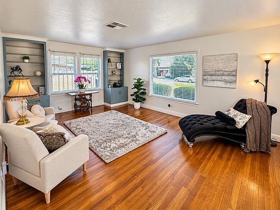 4th image of 623 Auburn Street