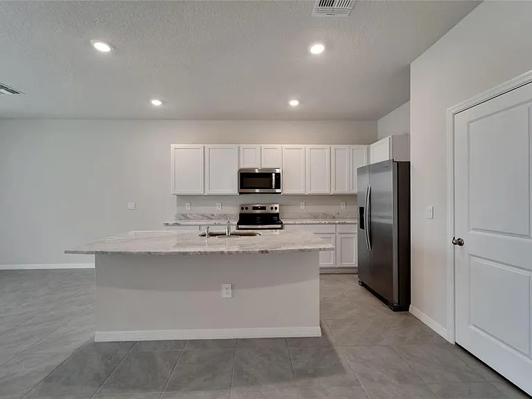 17444 Crescent Moon Loop — Photo 6