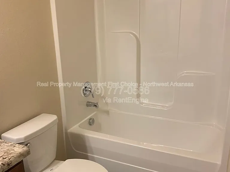 4401 Gallatine Ave — Photo 17
