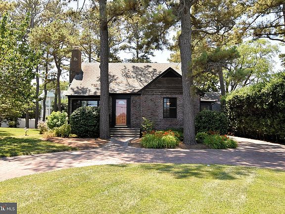 2nd image of 20310 Silver Lake Dr