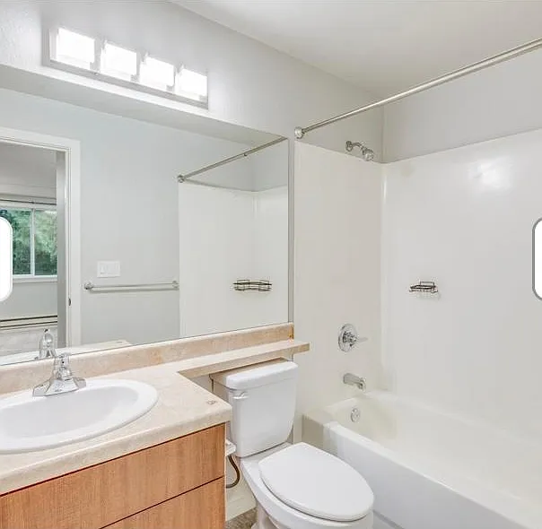 2 bed, 841 sqft, $2,395 — Photo 2