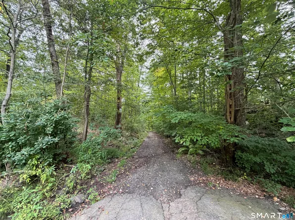 Bow Lane, Middletown, CT 06457