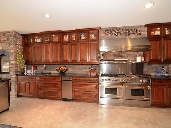3rd image of 5504 W Arrowhead Lakes Dr