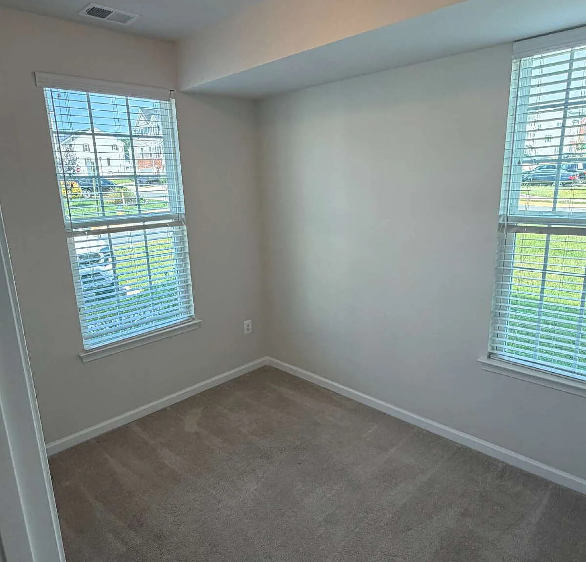 3 bed, 3.5 bath, 1728 sqft, $2,495 — Photo 4