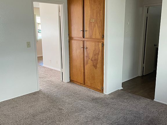 5th image of 1198 E 8th St