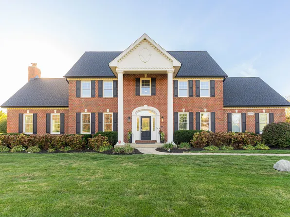 6N444 W Ridgewood Ln, St Charles, IL 60175