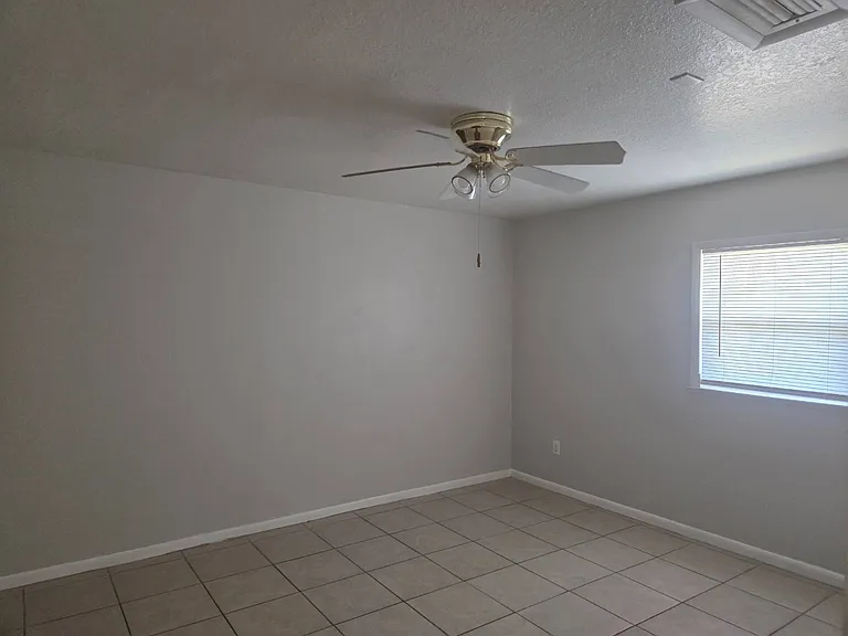 208 Mirador Dr — Photo 17