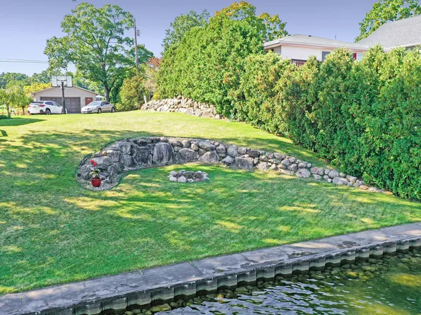 70847 Claire Dr, Union, MI 49130