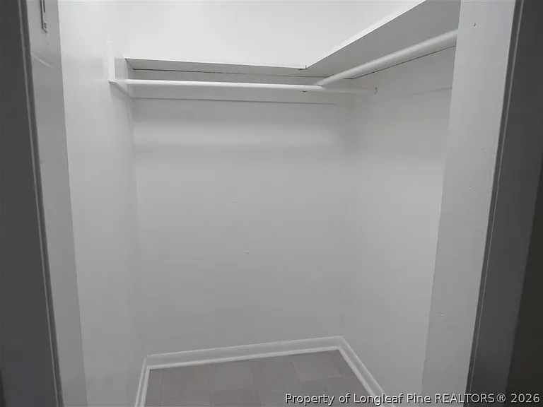 210-18 Colonial Dr — Photo 9