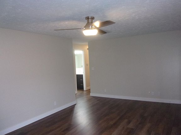 4th image of 29000 Pawnee Ave
